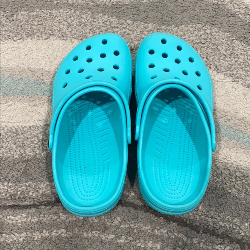 Teal crocs